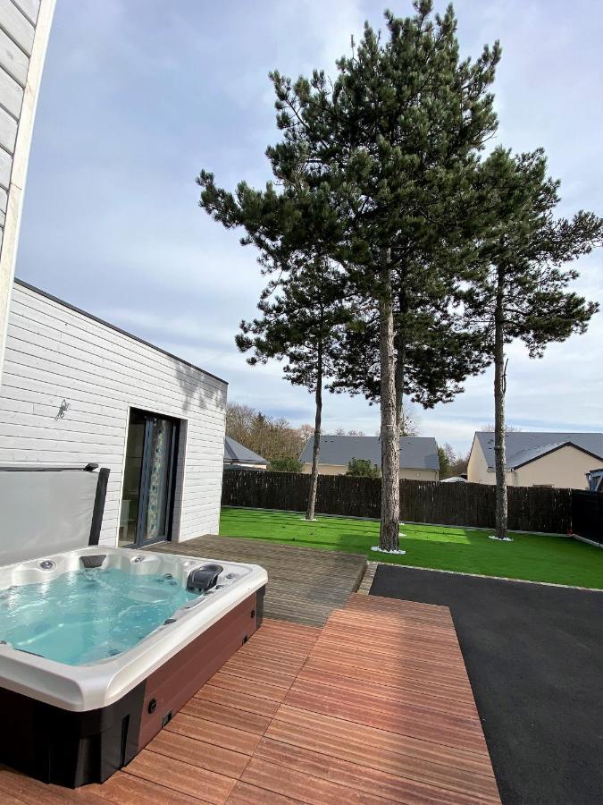 La Moussette Villa Jullouville-les-Pins Exteriör bild